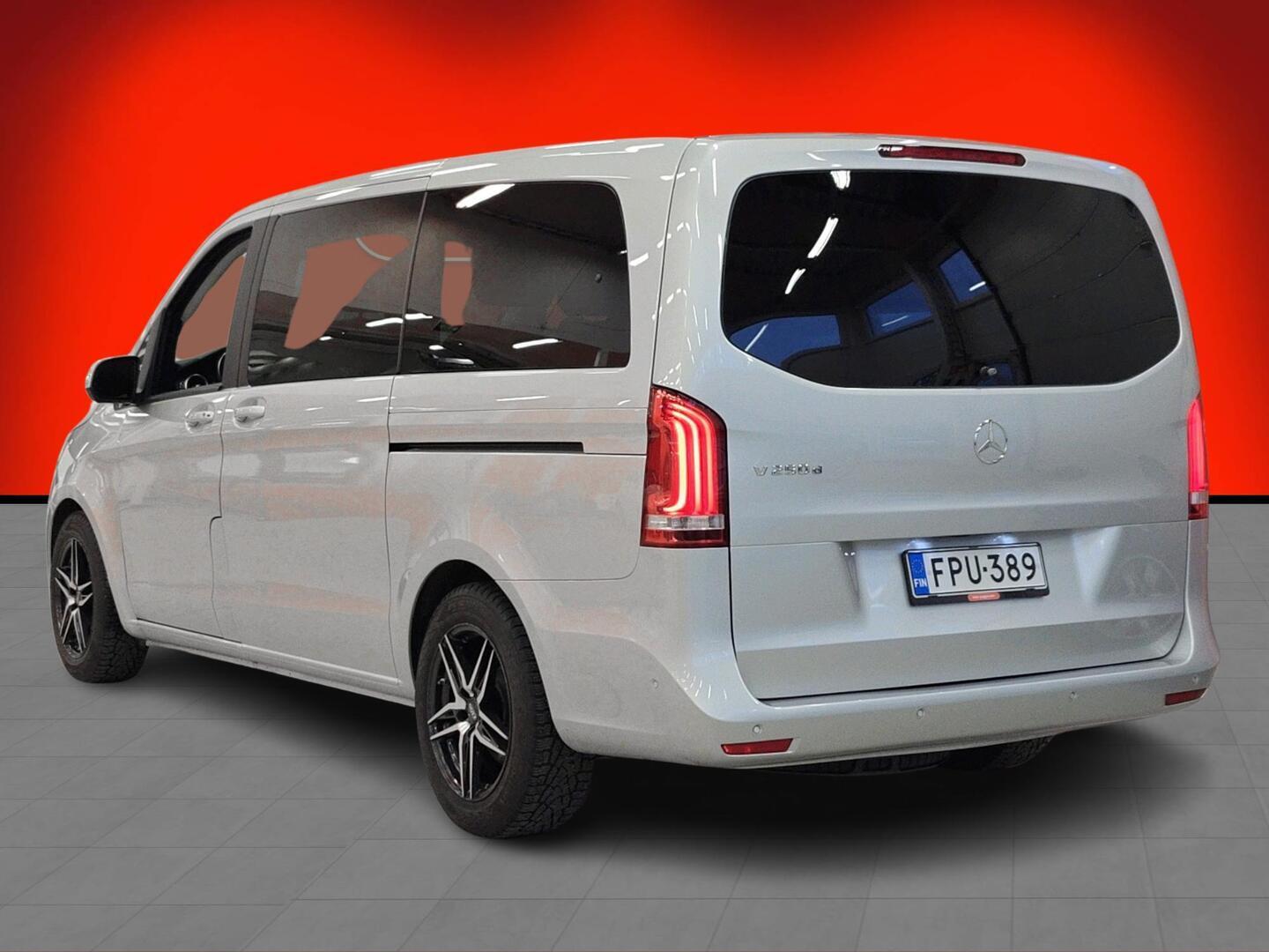 MERCEDES-BENZ V 2016