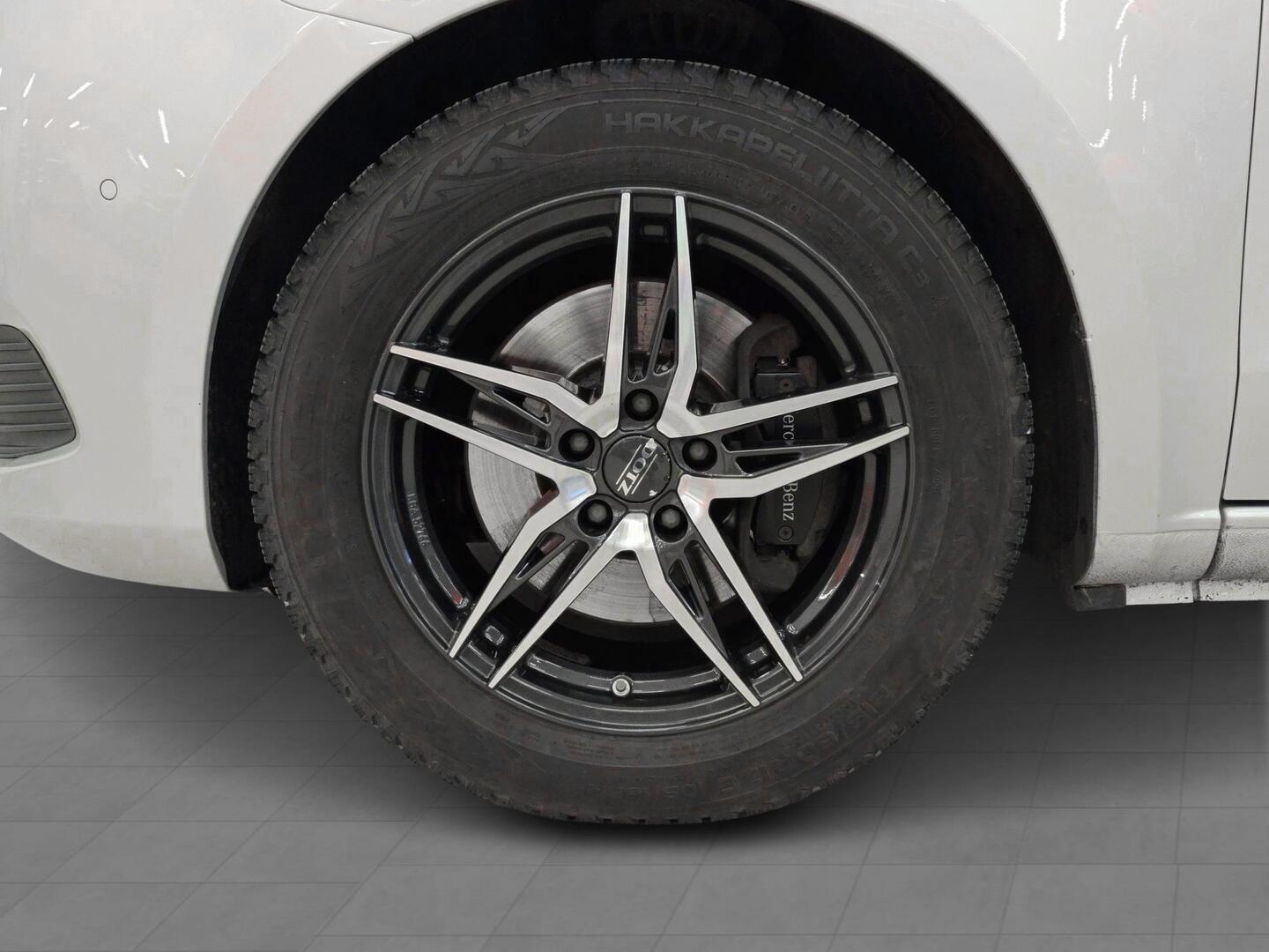 MERCEDES-BENZ V 2016