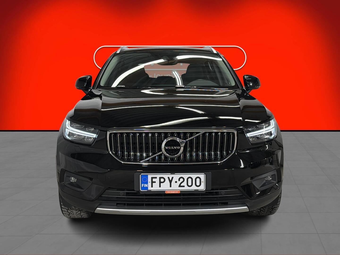 VOLVO XC40 2021