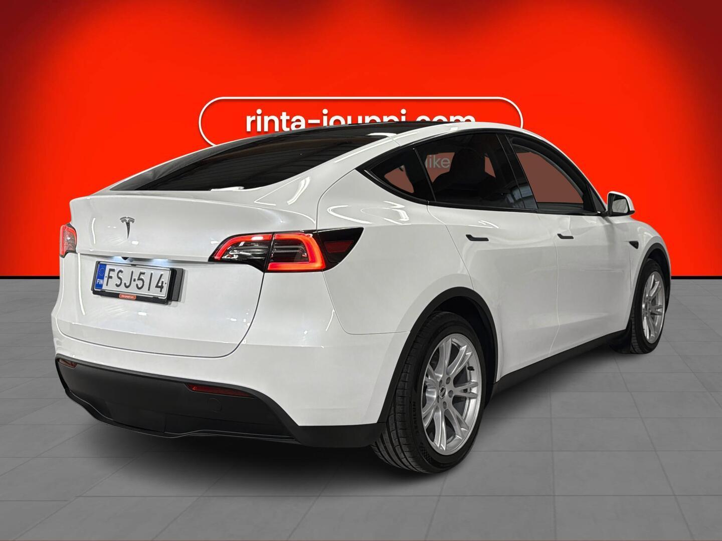 TESLA MODEL Y 2023