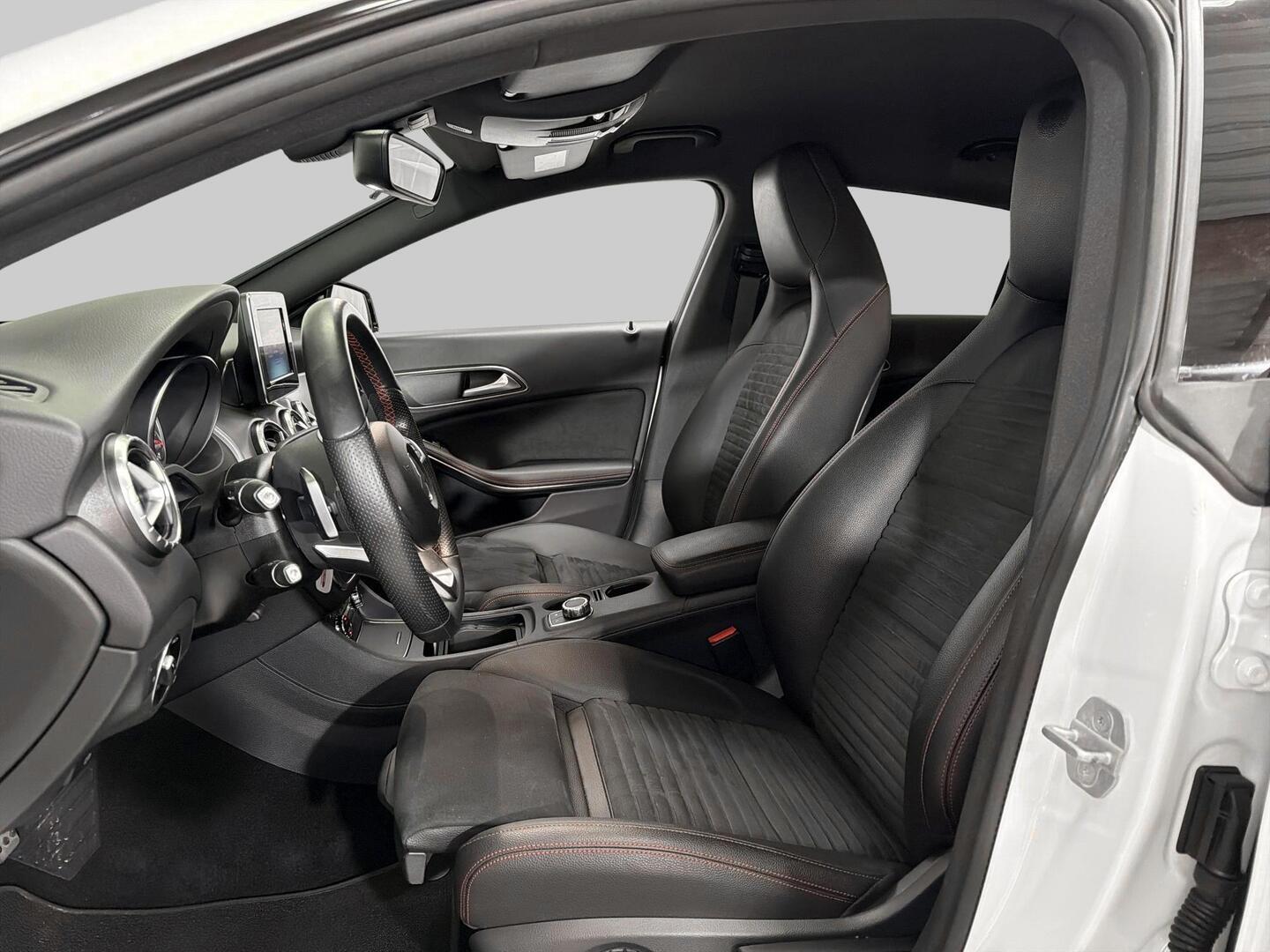 MERCEDES-BENZ CLA 2017