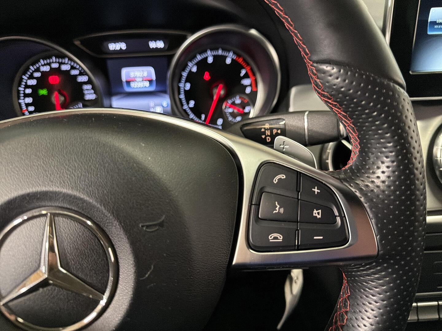 MERCEDES-BENZ CLA 2017
