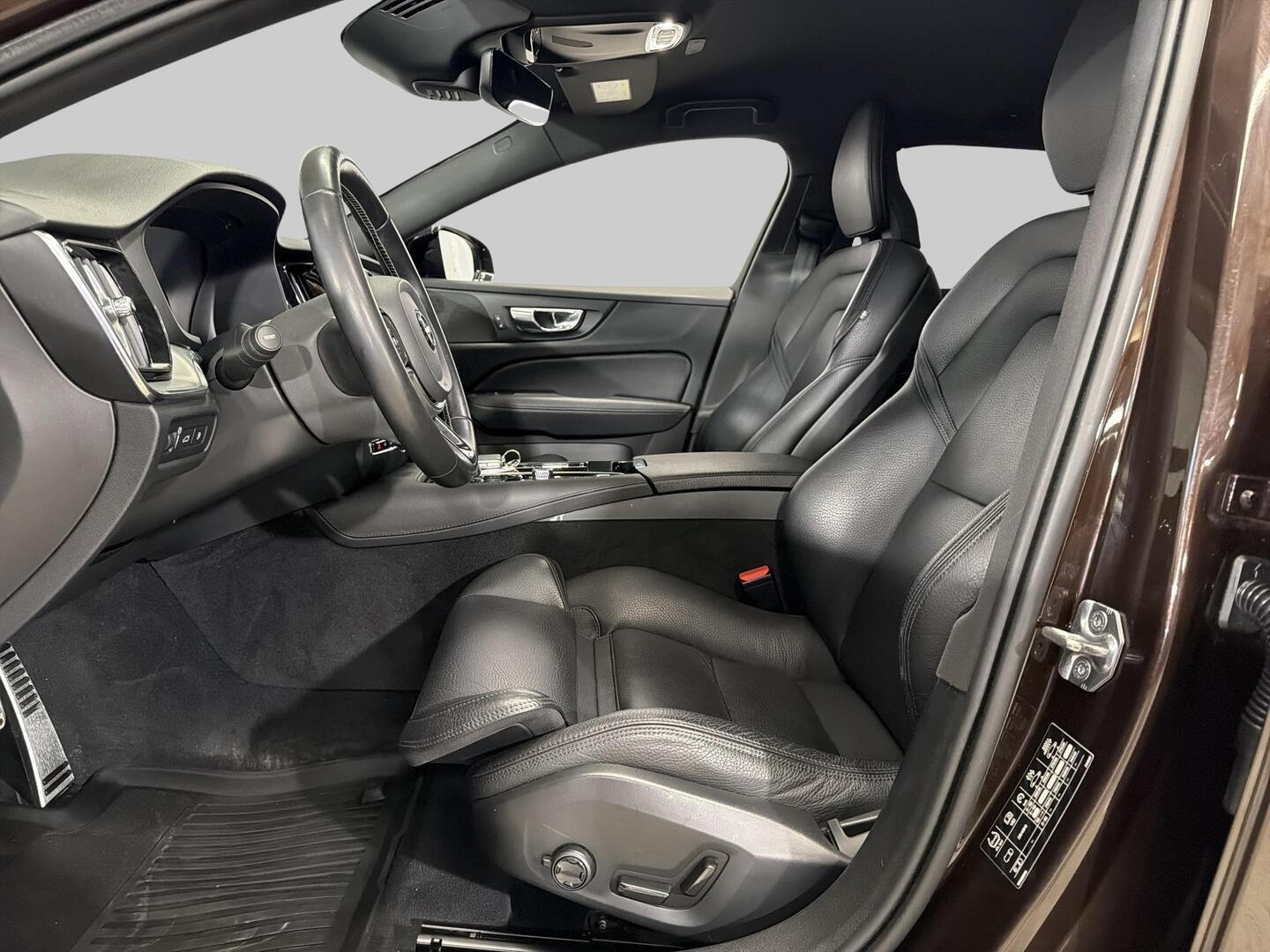 VOLVO V60 2019