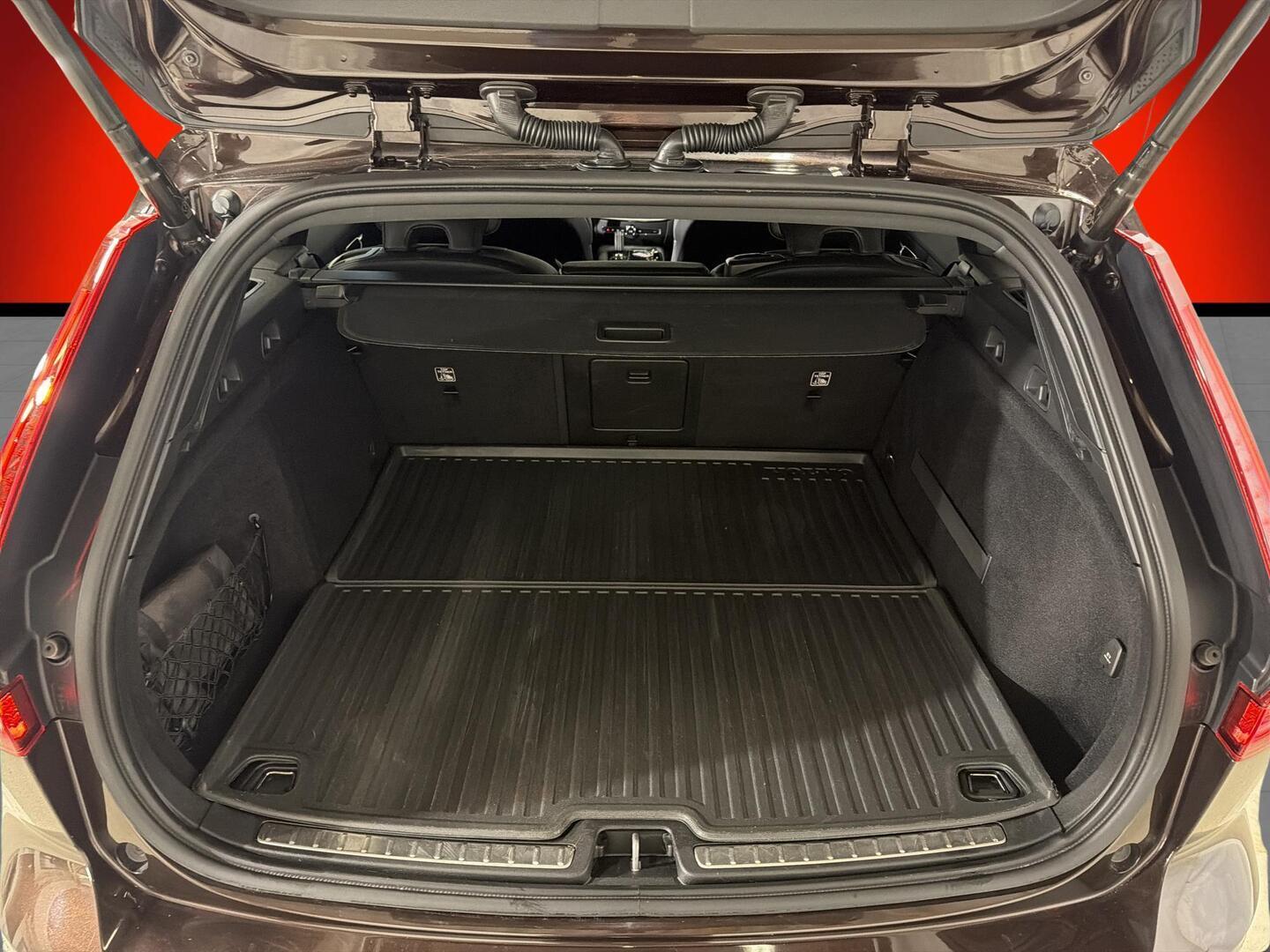 VOLVO V60 2019
