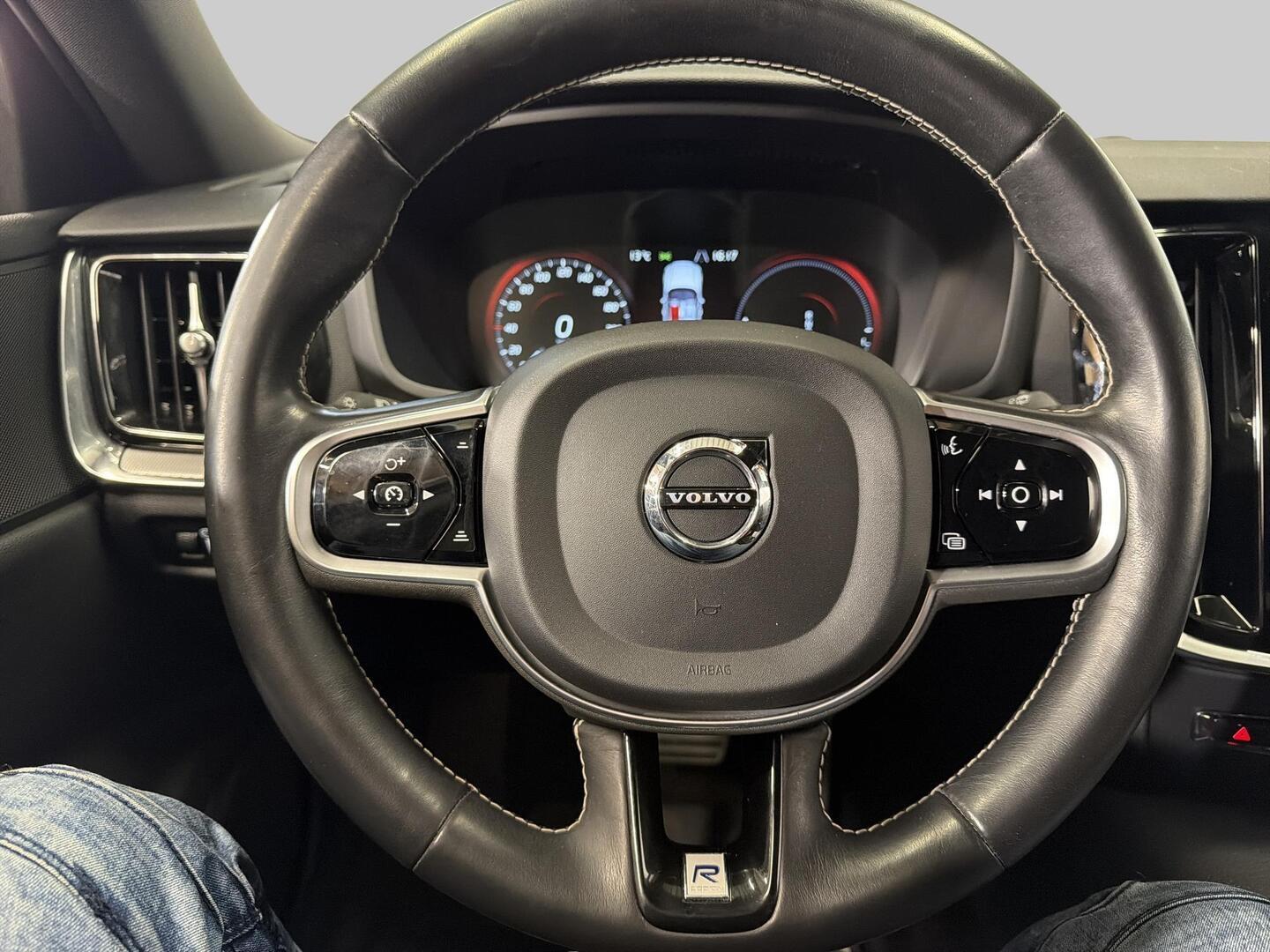 VOLVO V60 2019