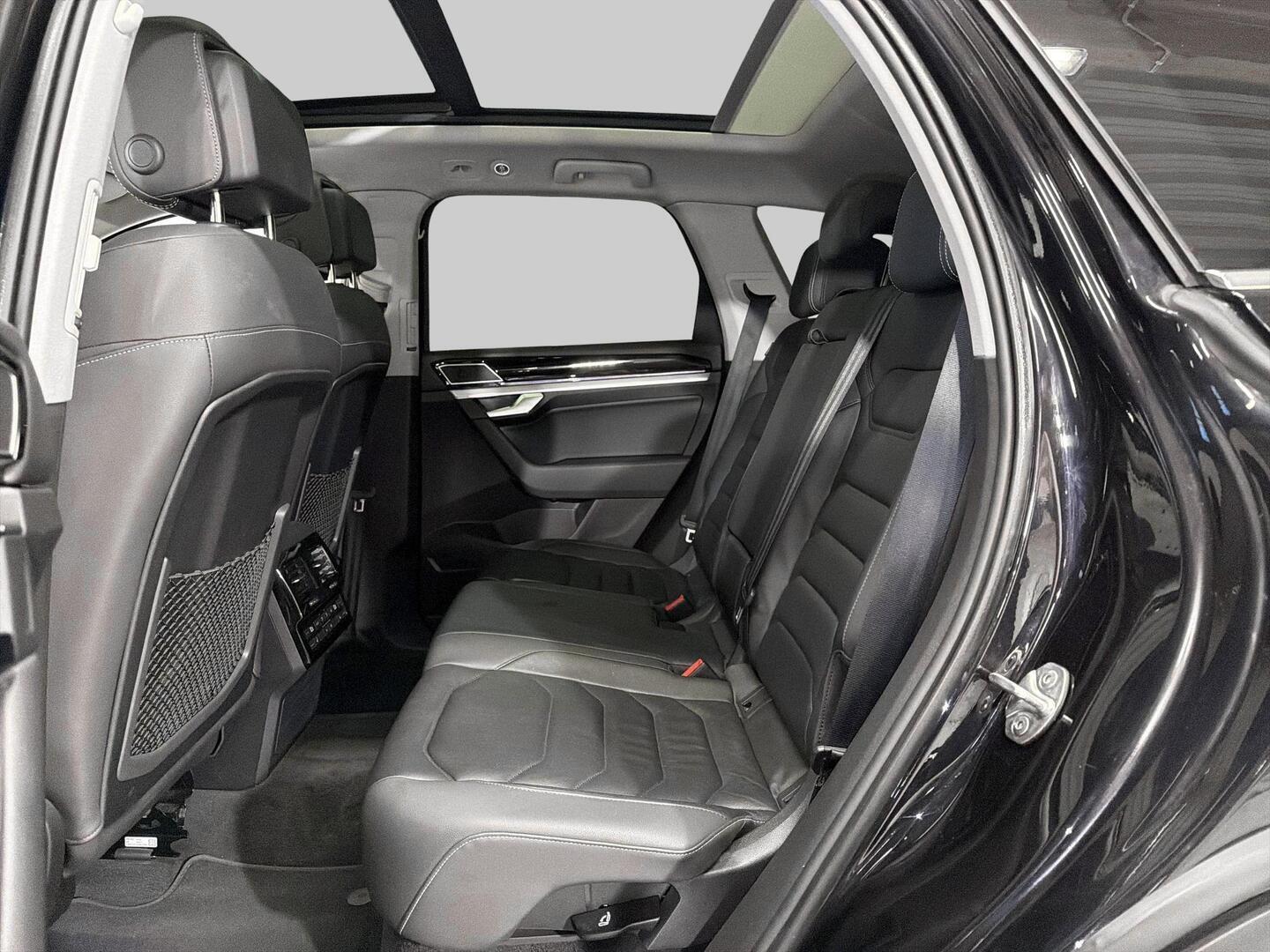 VOLKSWAGEN Touareg 2020