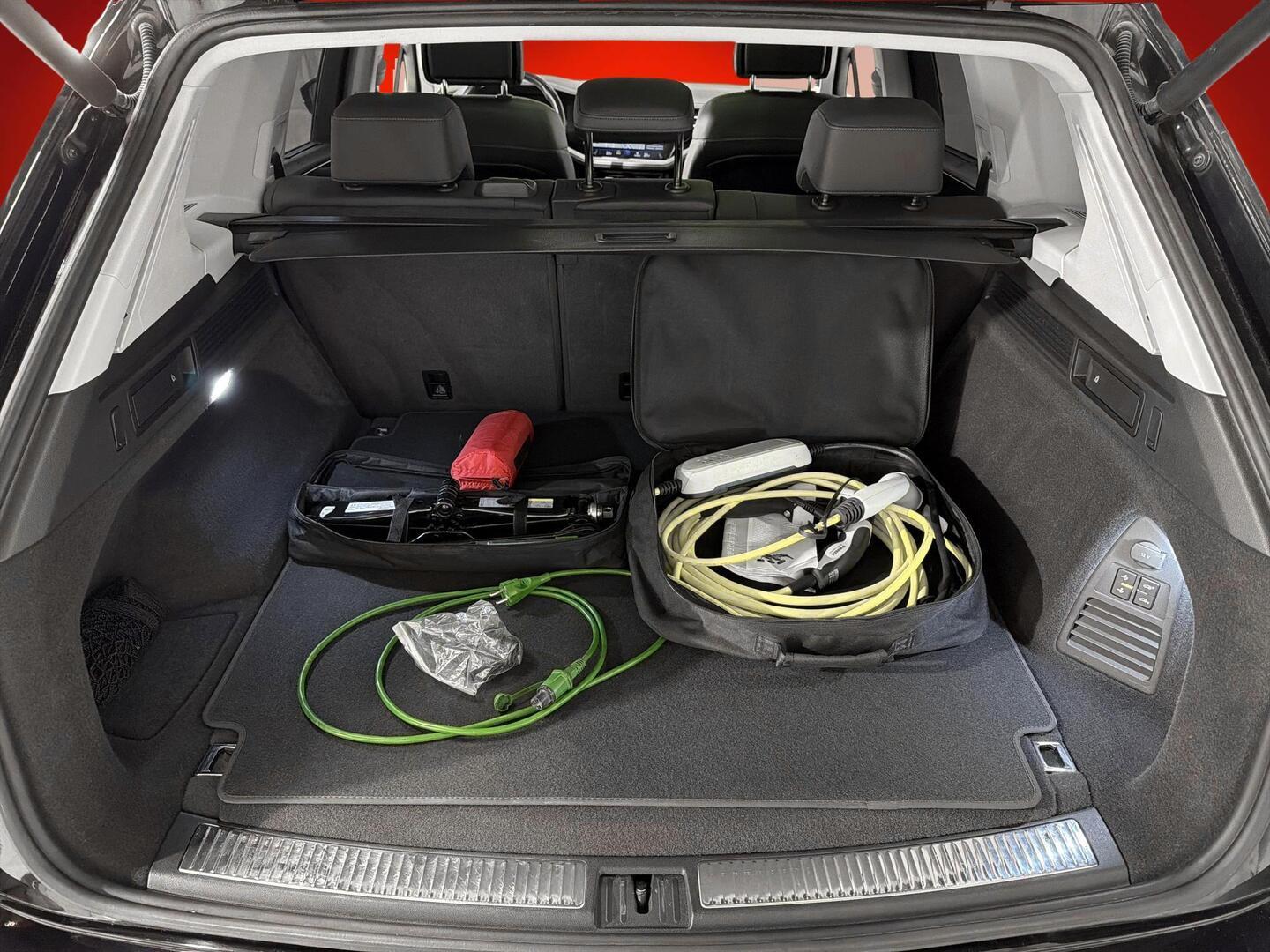 VOLKSWAGEN Touareg 2020