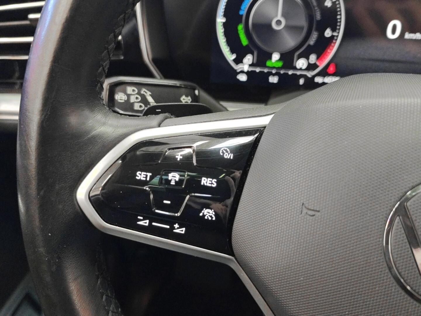 VOLKSWAGEN Touareg 2020