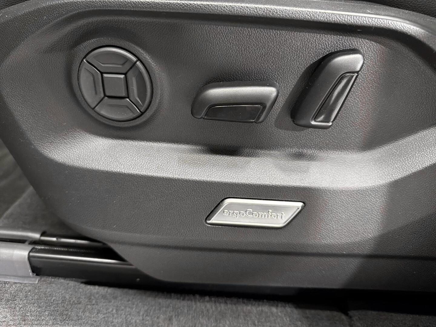 VOLKSWAGEN Touareg 2020