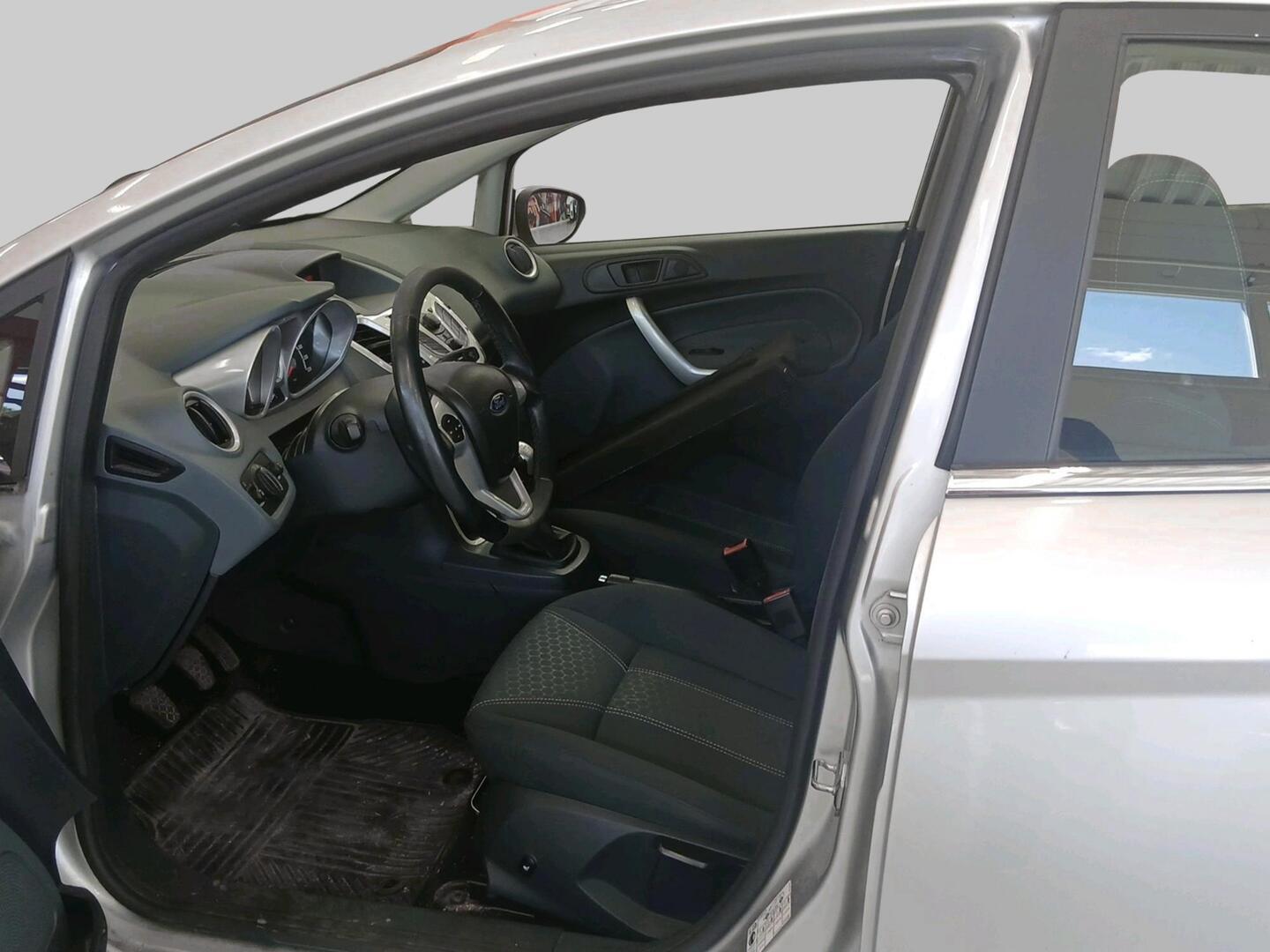 FORD Fiesta 2010