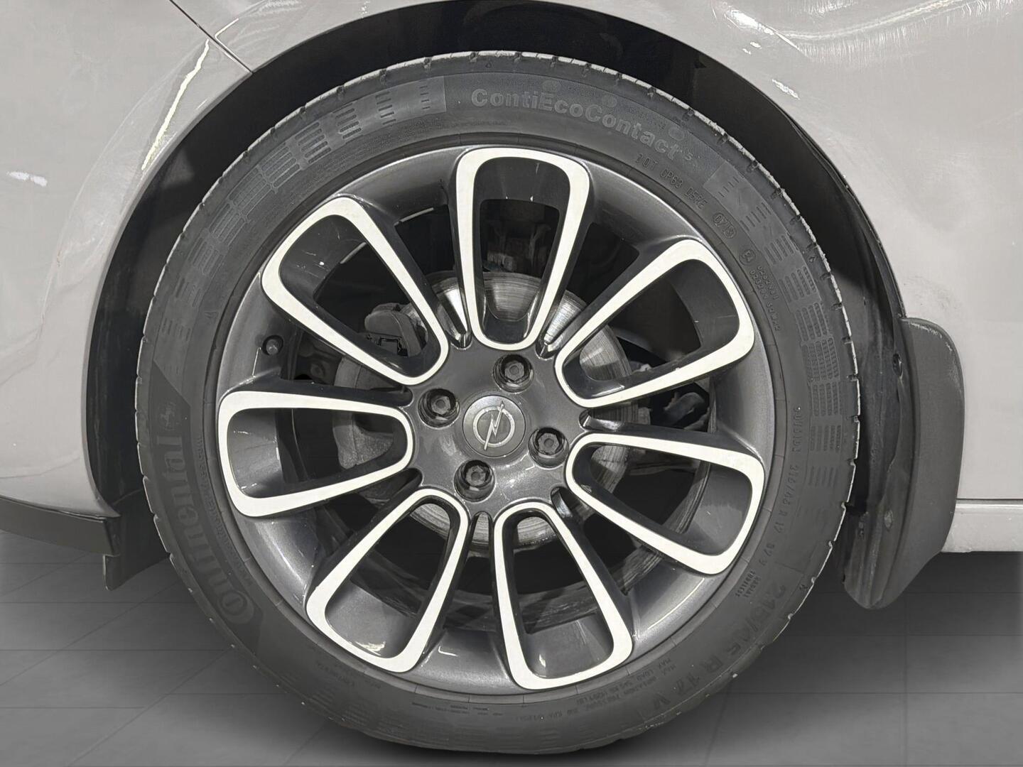 OPEL Adam 2013