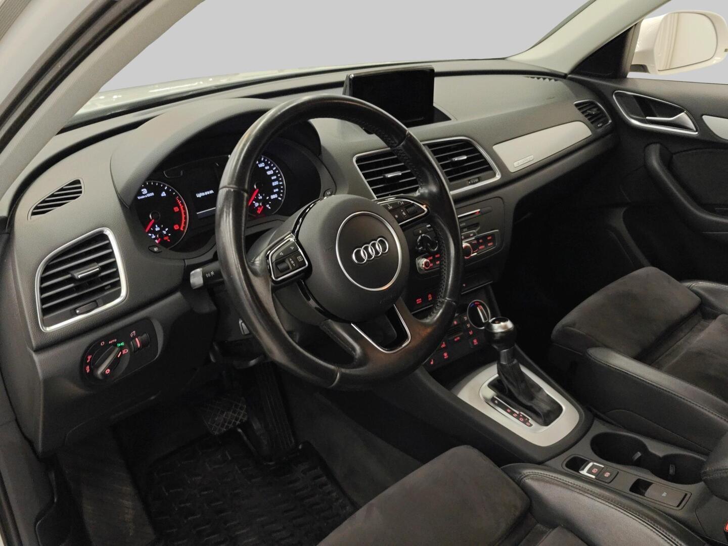 AUDI Q3 2015