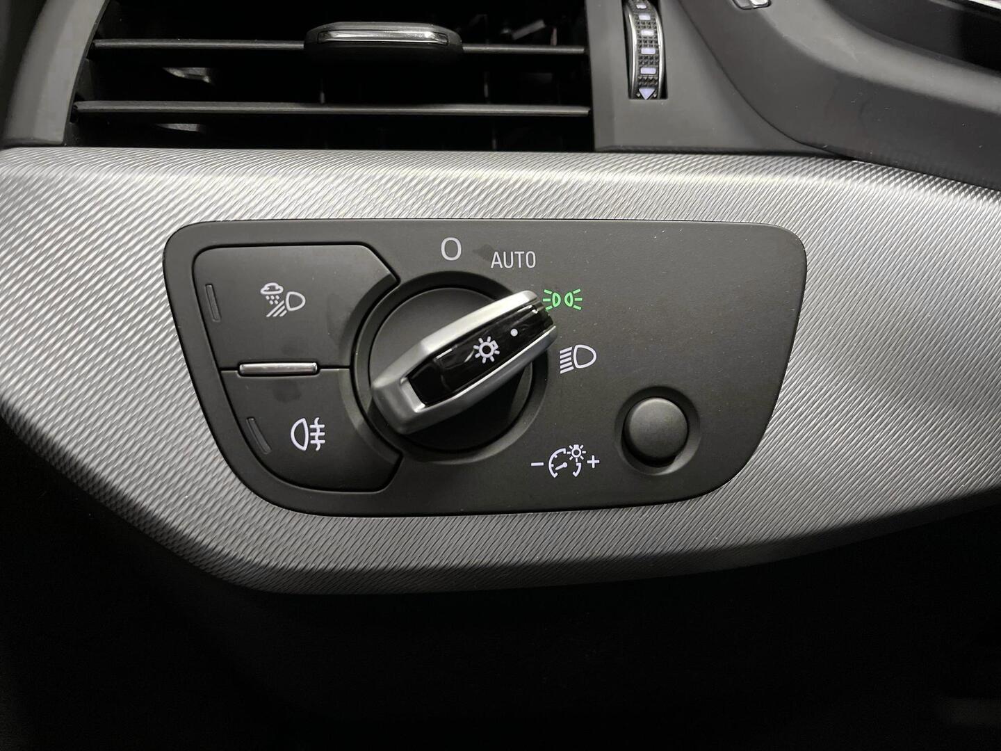 AUDI A4 2018