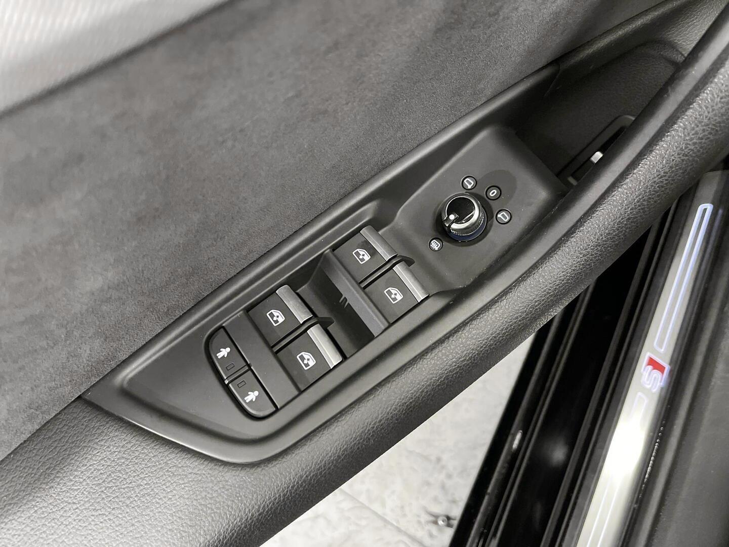 AUDI A4 2018