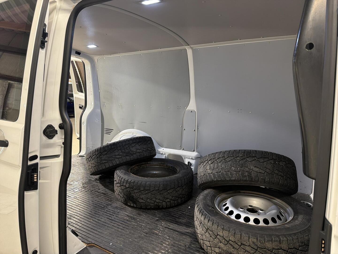 VOLKSWAGEN Transporter 2018