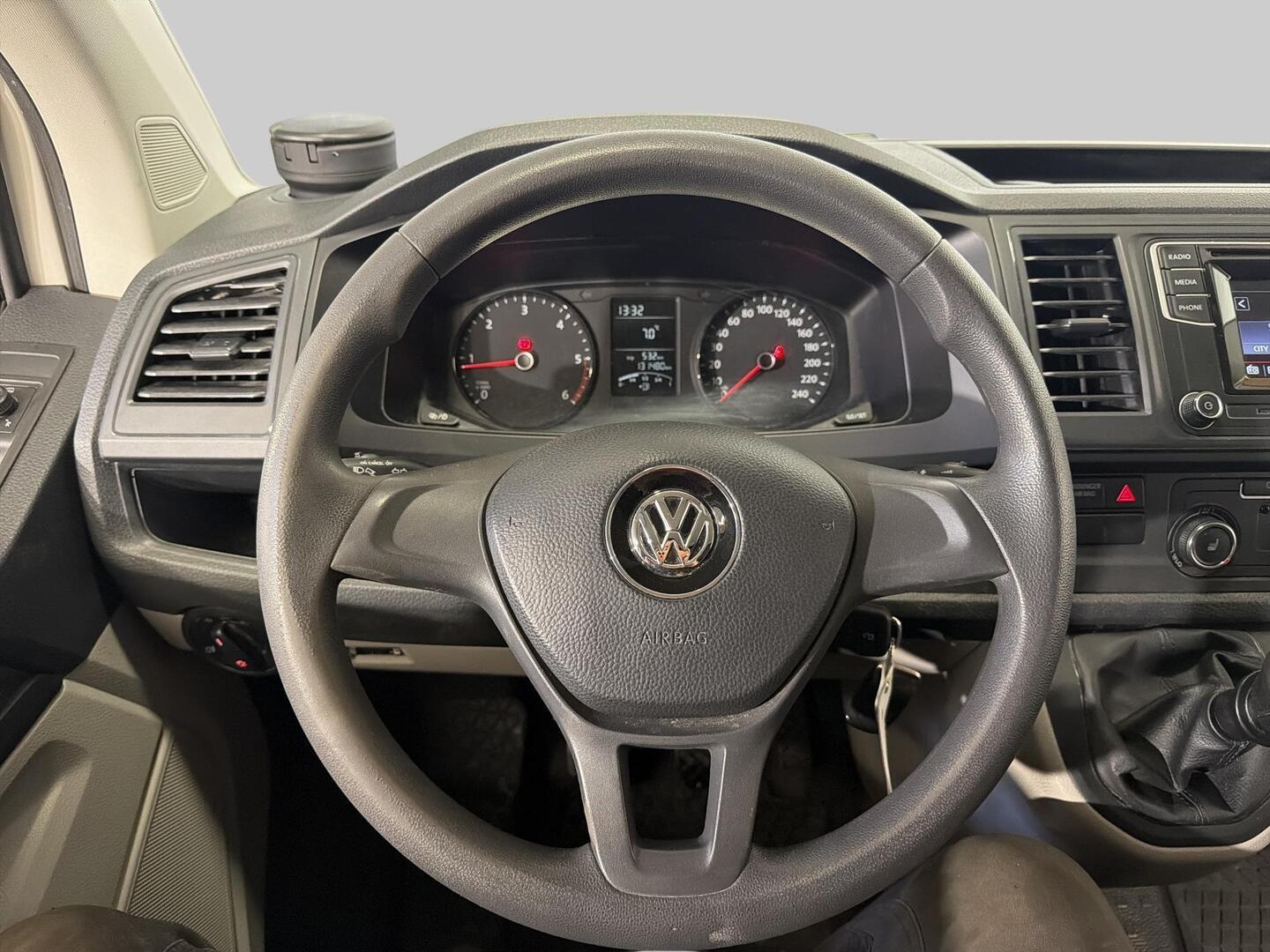 VOLKSWAGEN Transporter 2018