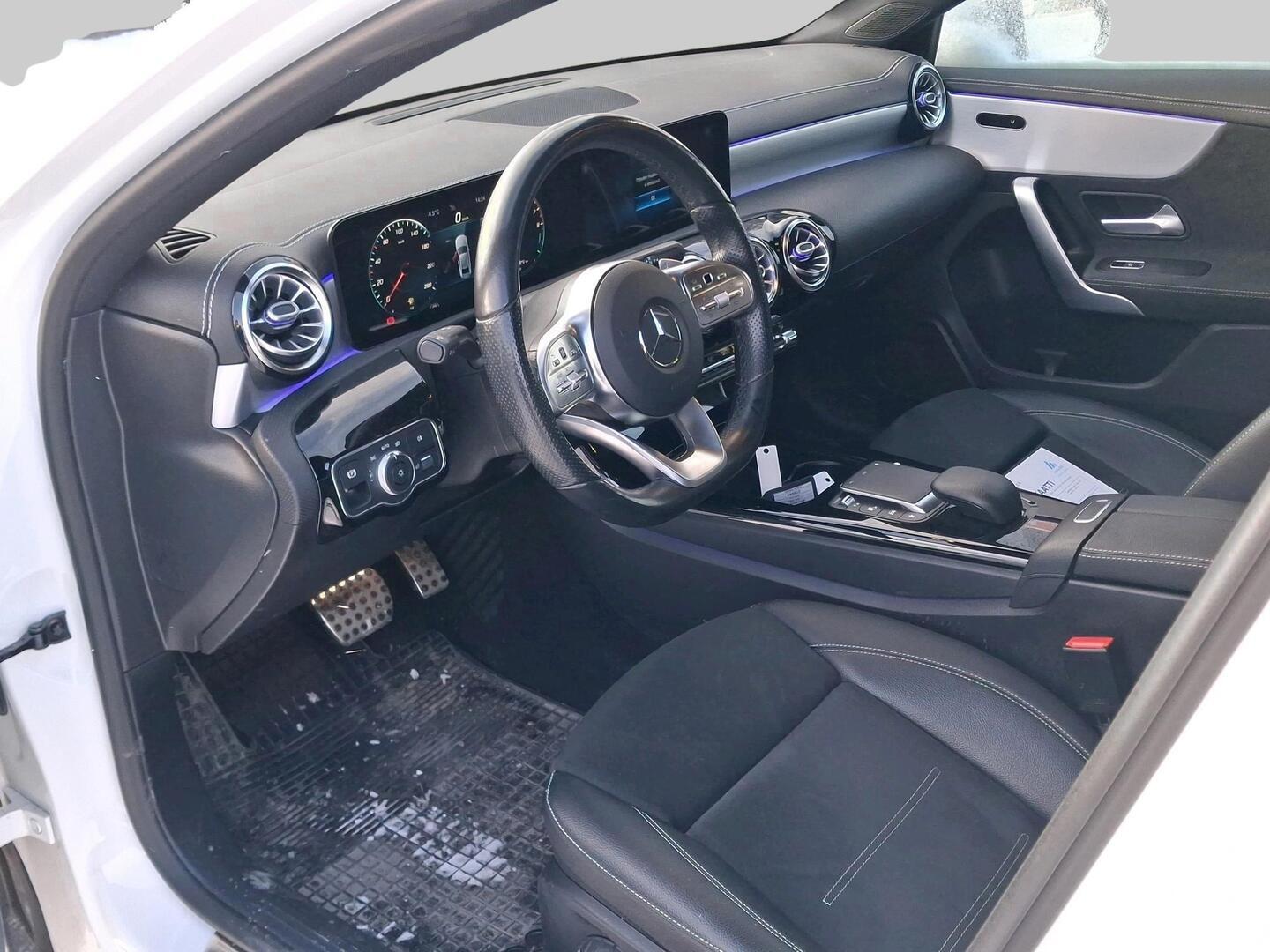 MERCEDES-BENZ A 2020