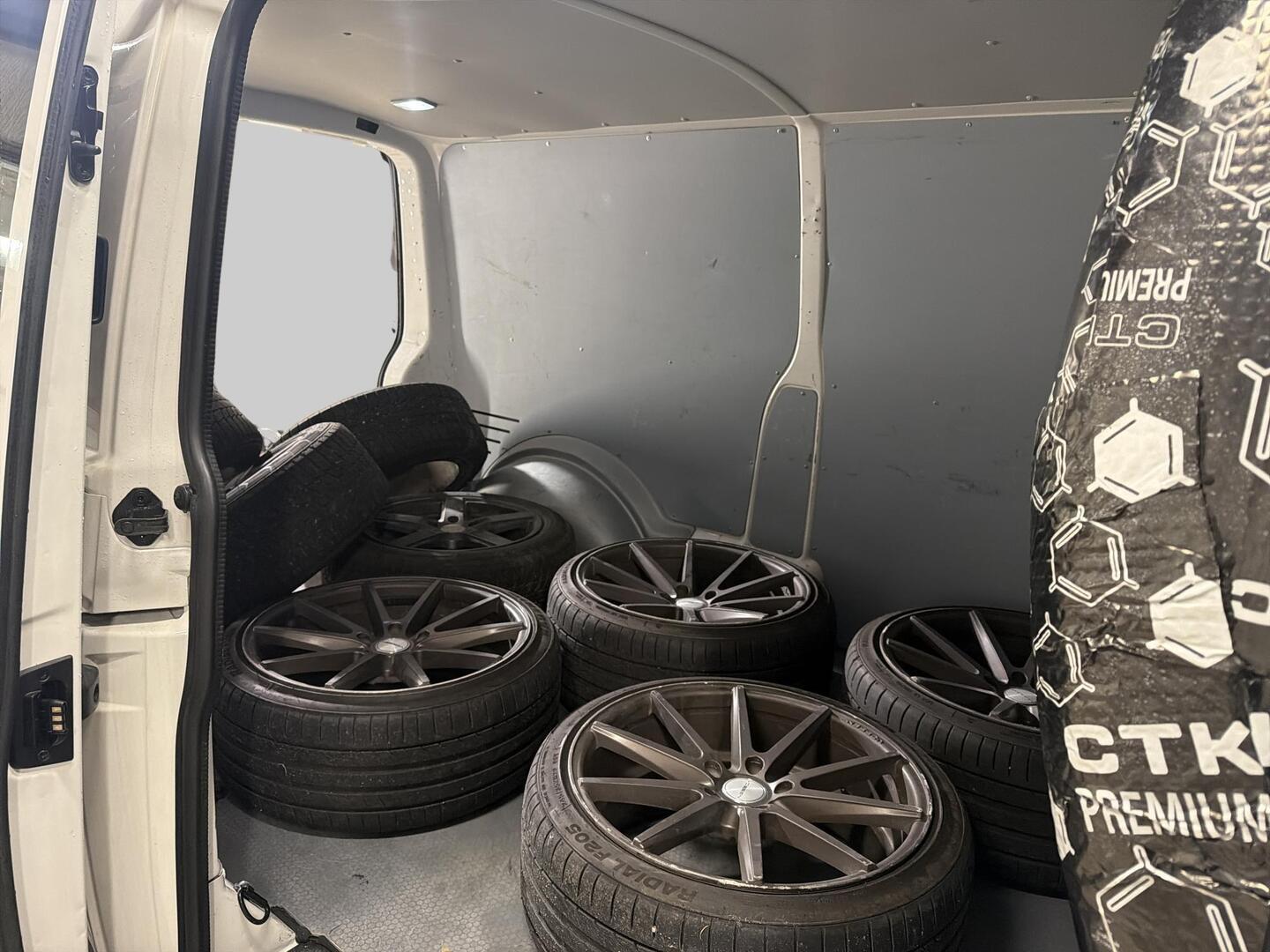 VOLKSWAGEN Transporter 2017
