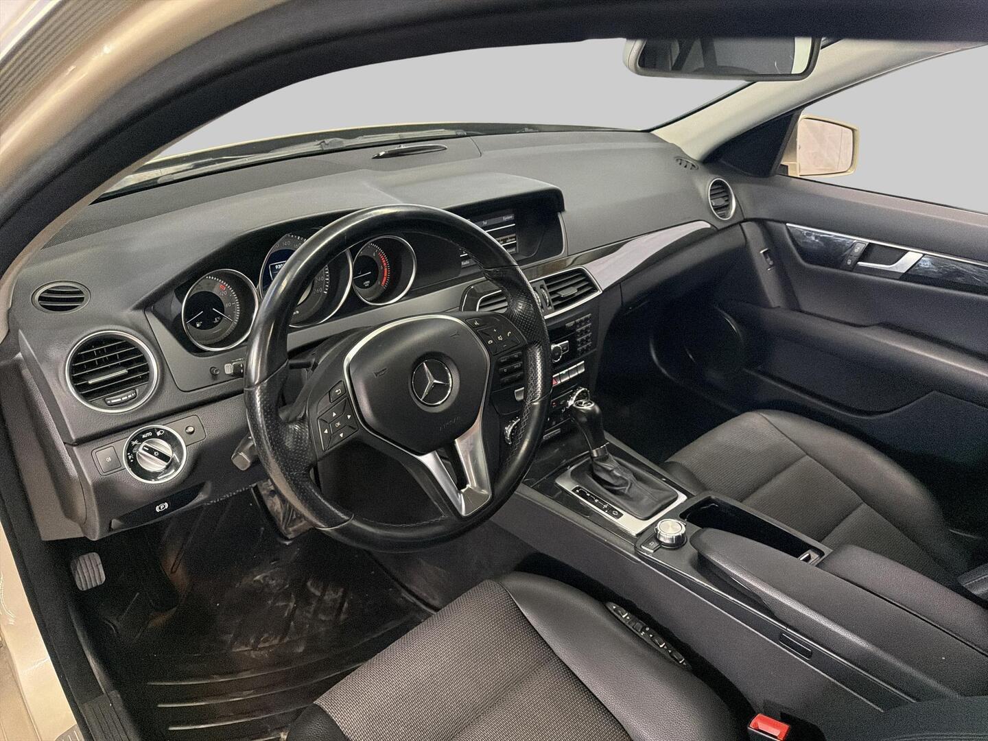 MERCEDES-BENZ C 2011