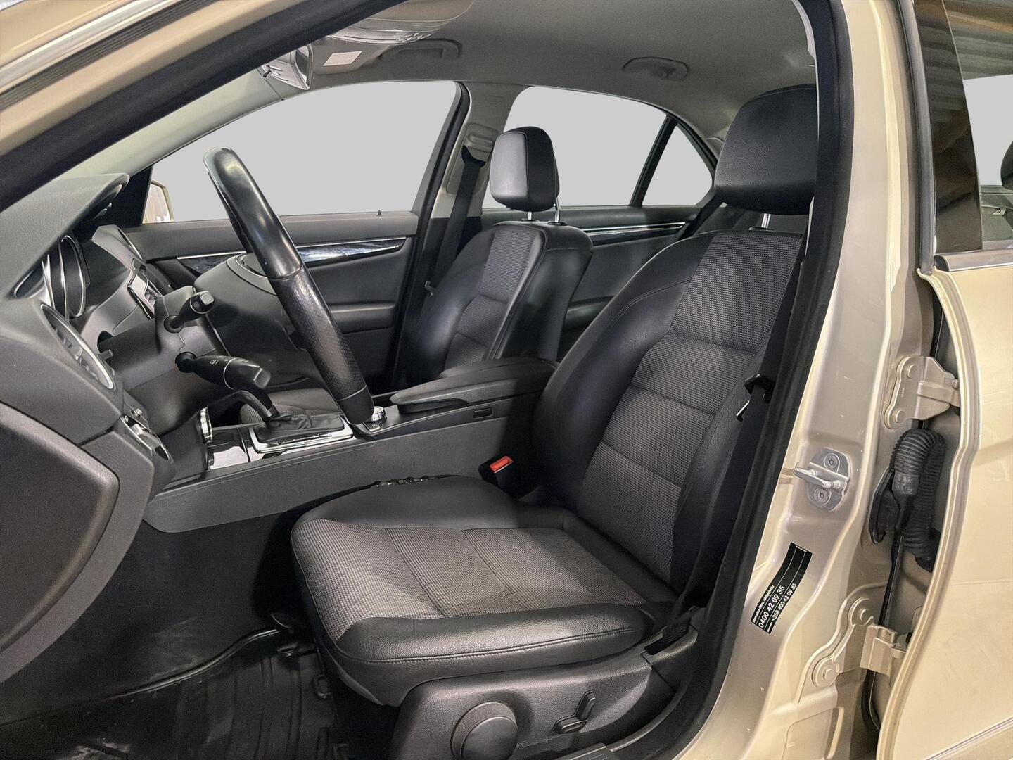 MERCEDES-BENZ C 2011