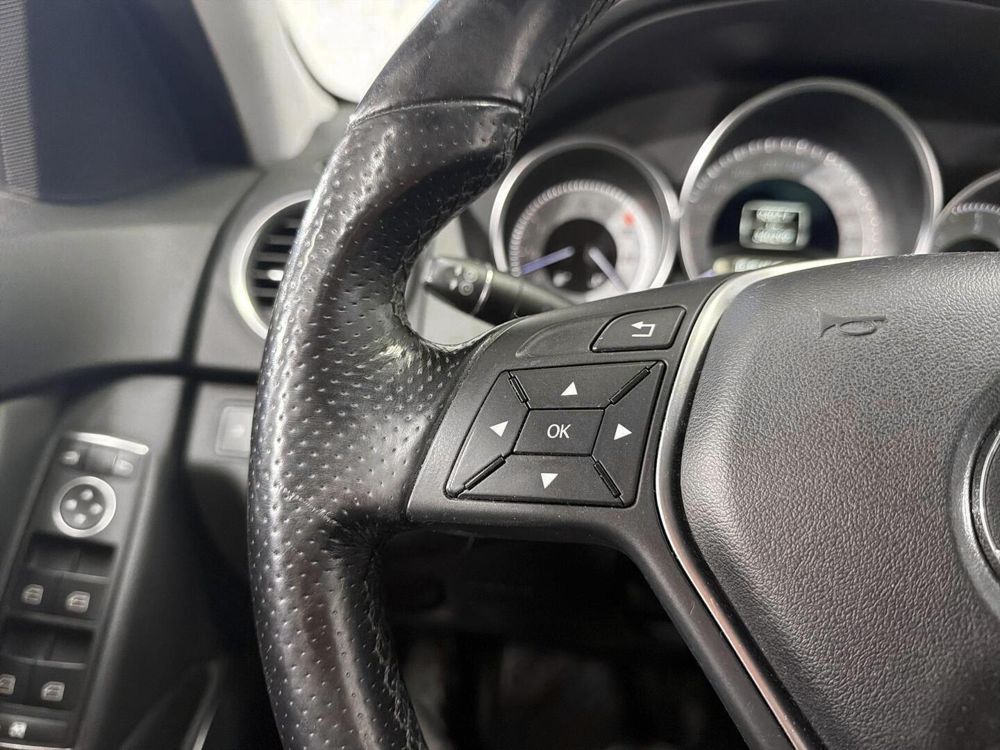 MERCEDES-BENZ C 2011