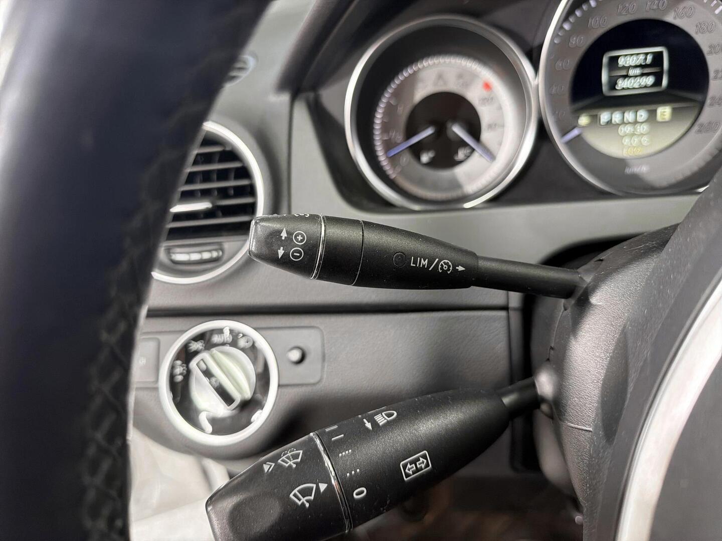 MERCEDES-BENZ C 2011