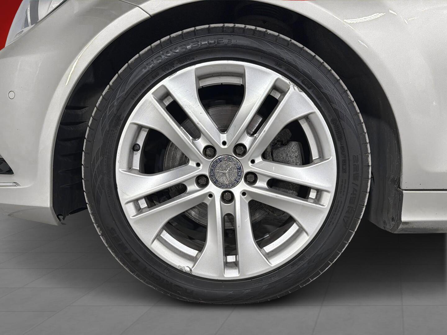 MERCEDES-BENZ C 2011