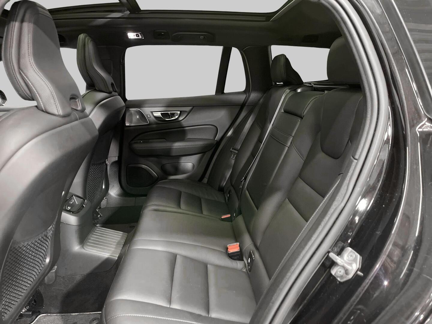 VOLVO V60 2020