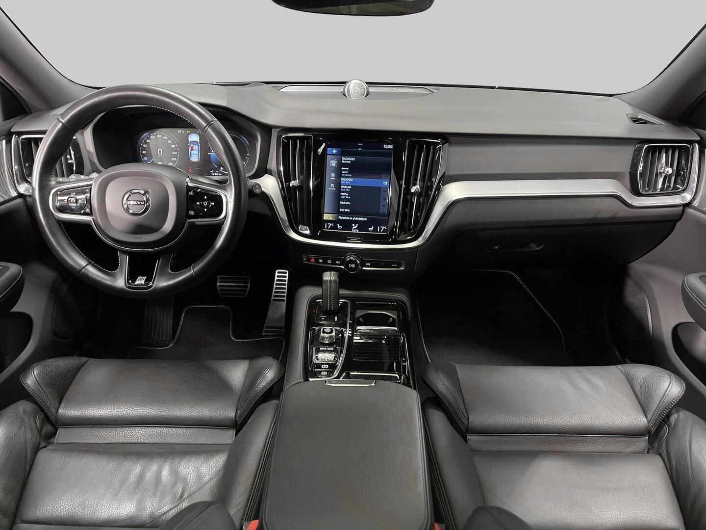 VOLVO V60 2020