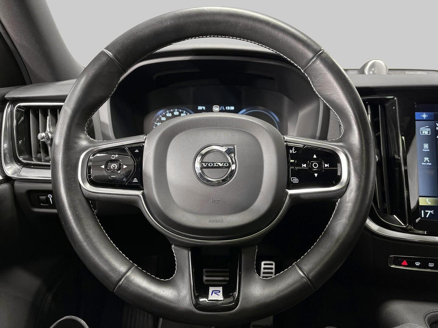 VOLVO V60 2020