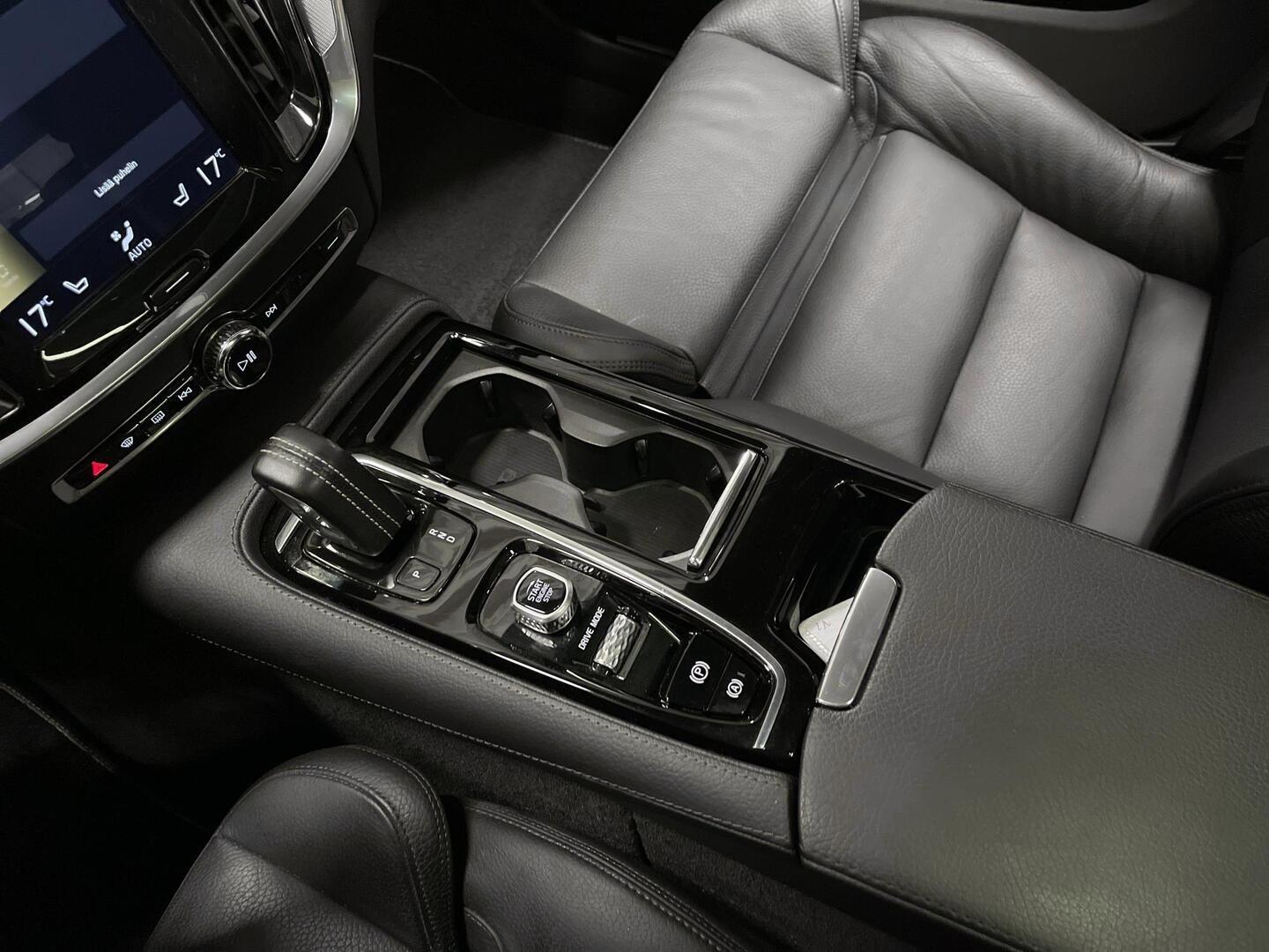 VOLVO V60 2020