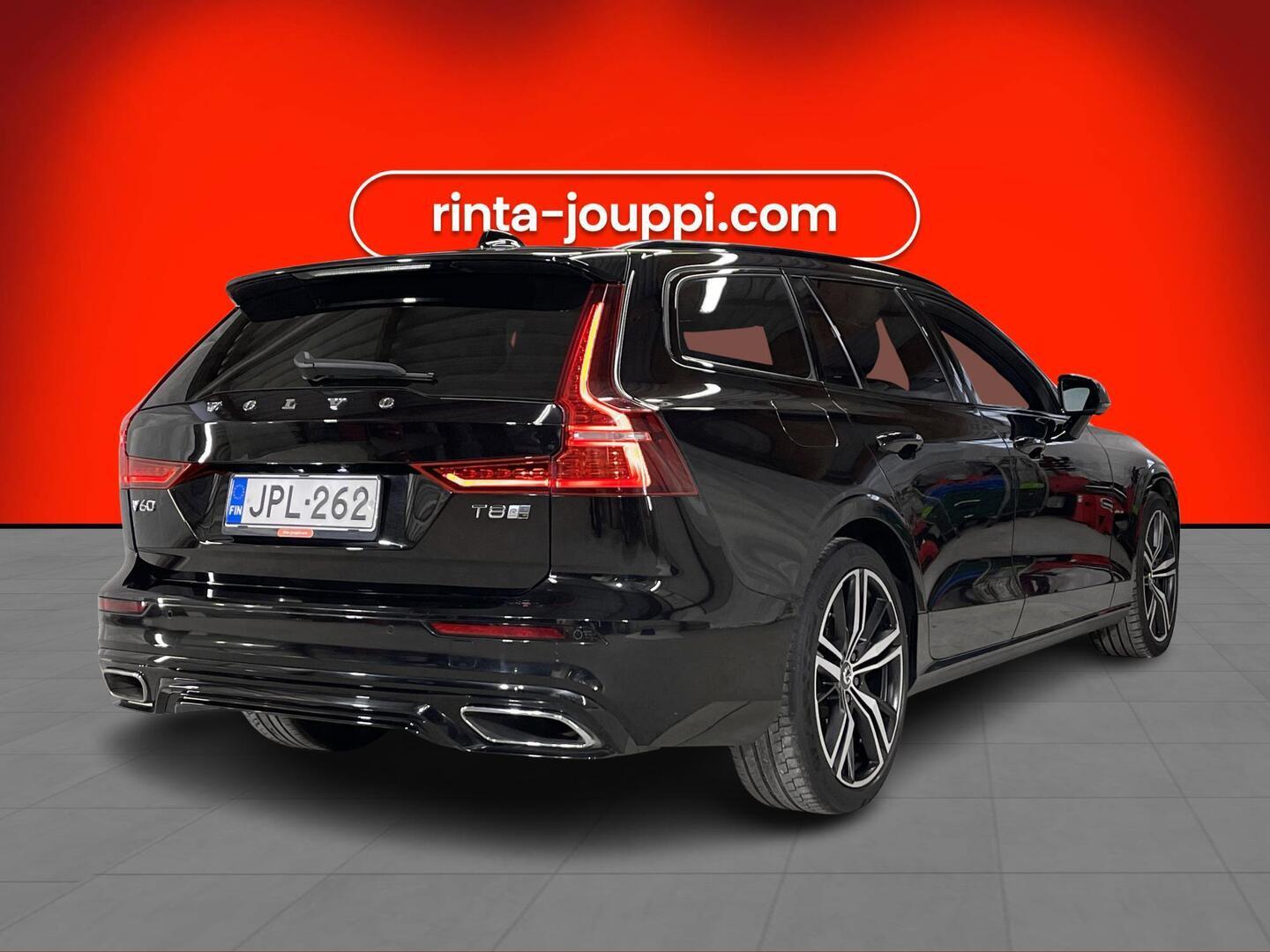 VOLVO V60 2020