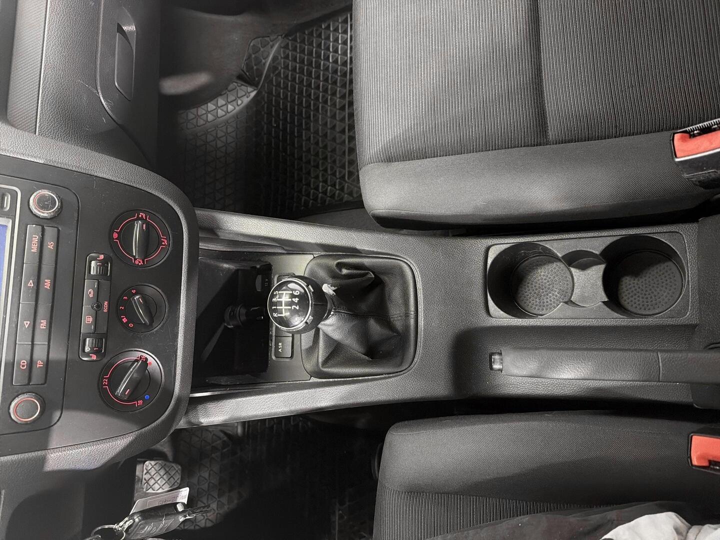 VOLKSWAGEN Golf 2004