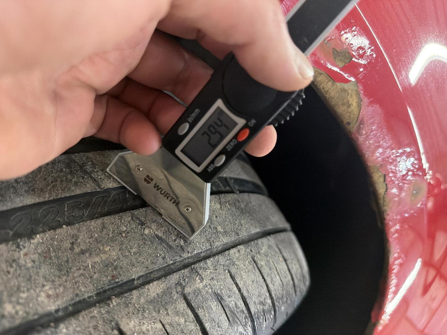 VOLKSWAGEN Golf 2004