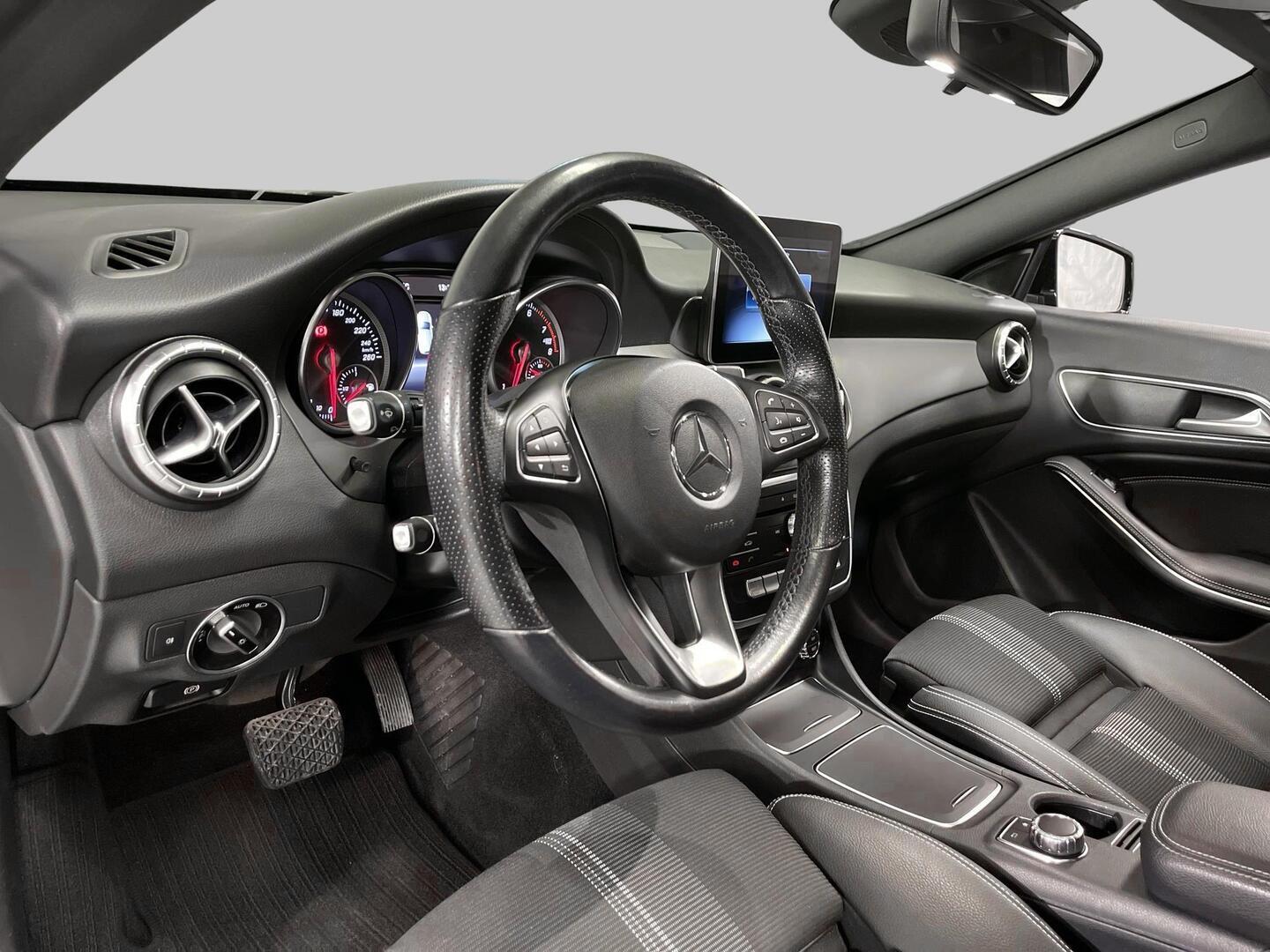 MERCEDES-BENZ CLA 2019