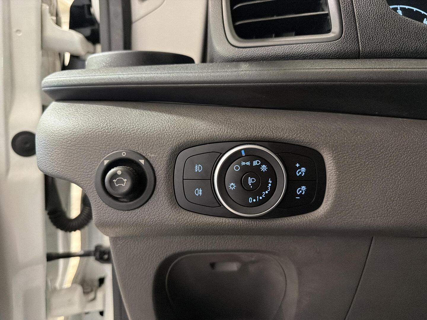 FORD Transit 2023
