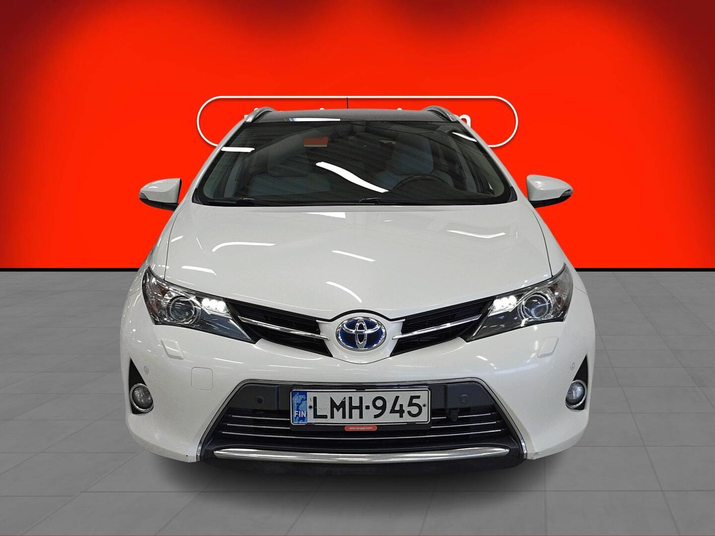 TOYOTA Auris 2013