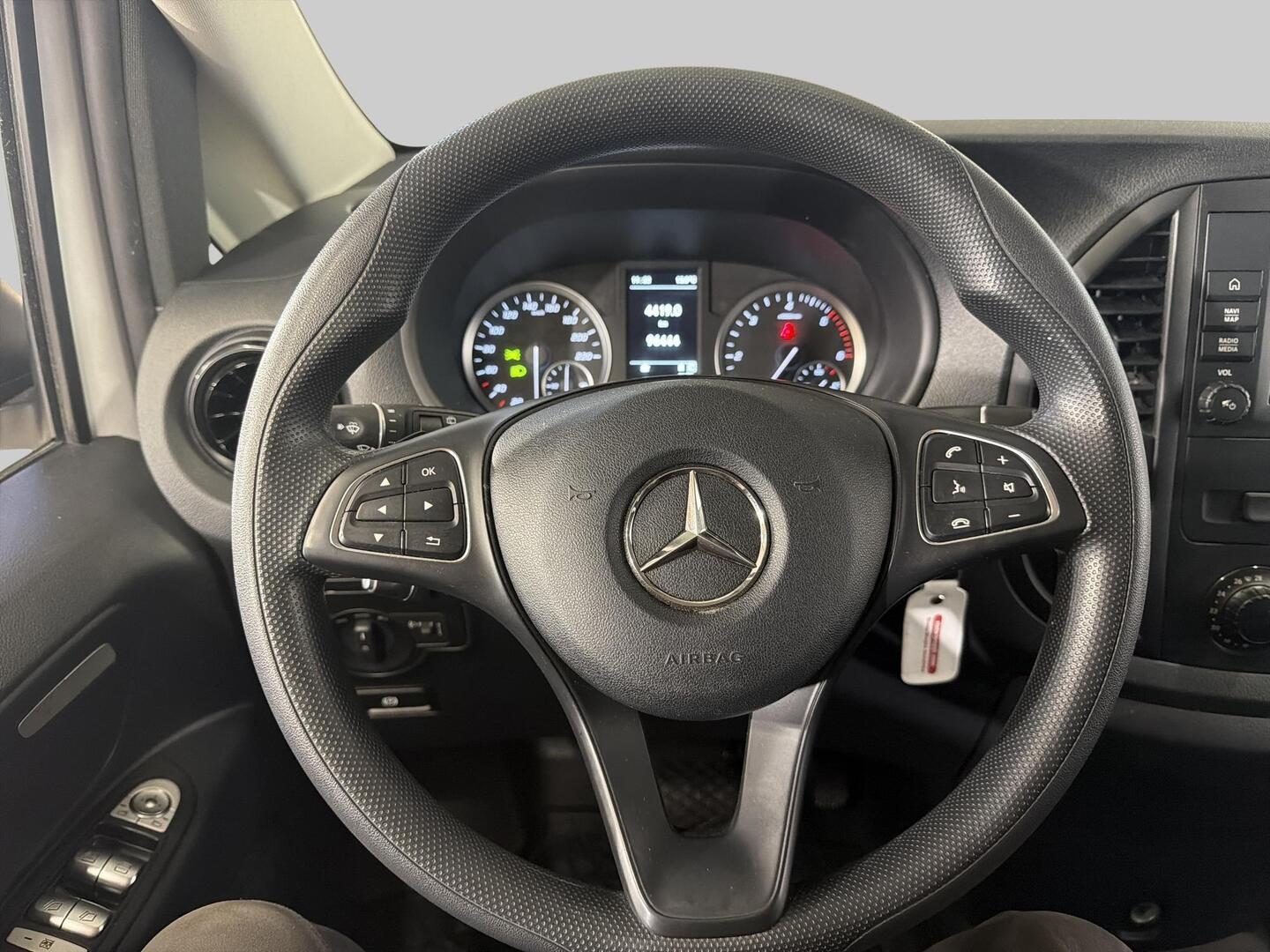 MERCEDES-BENZ Vito 2022