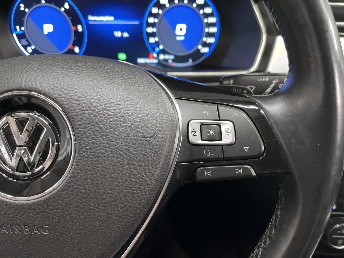 VOLKSWAGEN Passat 2014
