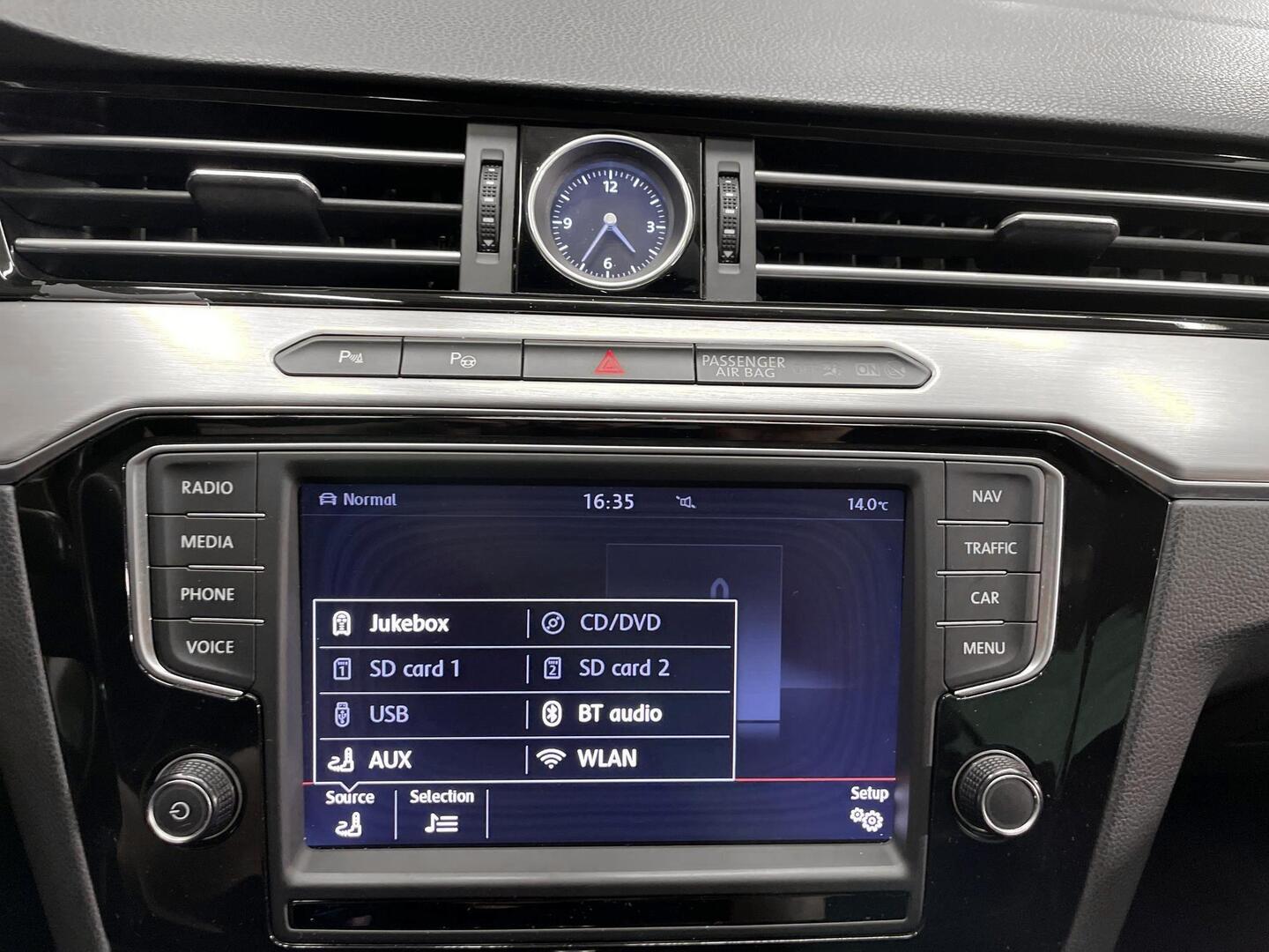 VOLKSWAGEN Passat 2014
