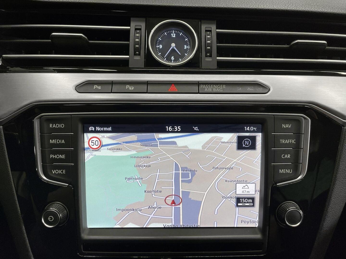 VOLKSWAGEN Passat 2014