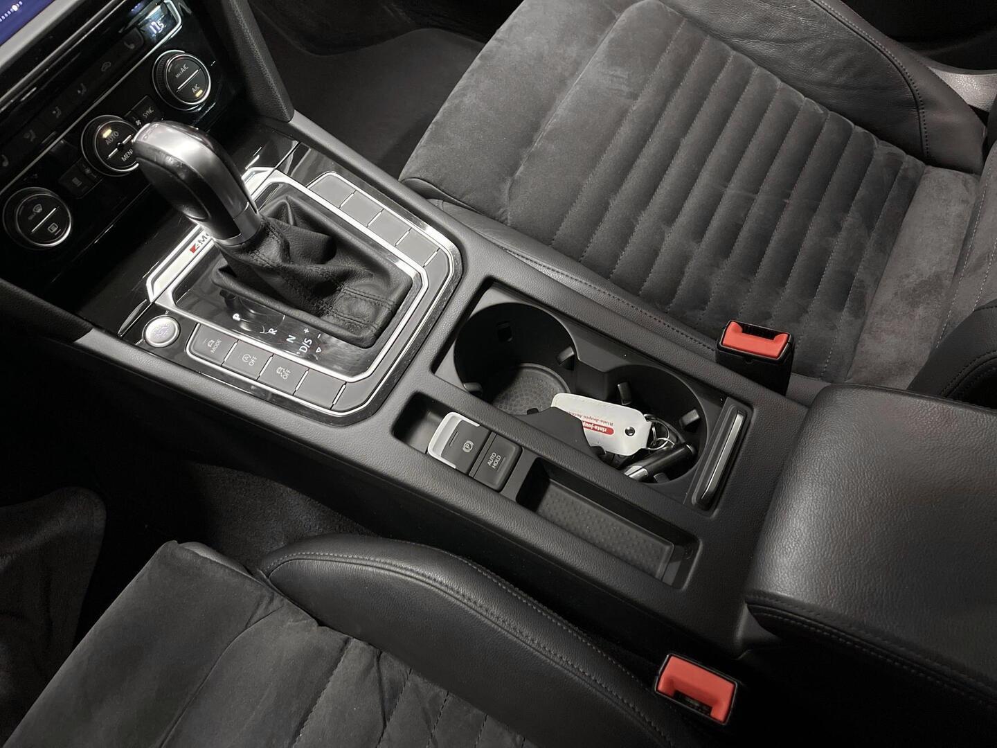 VOLKSWAGEN Passat 2014