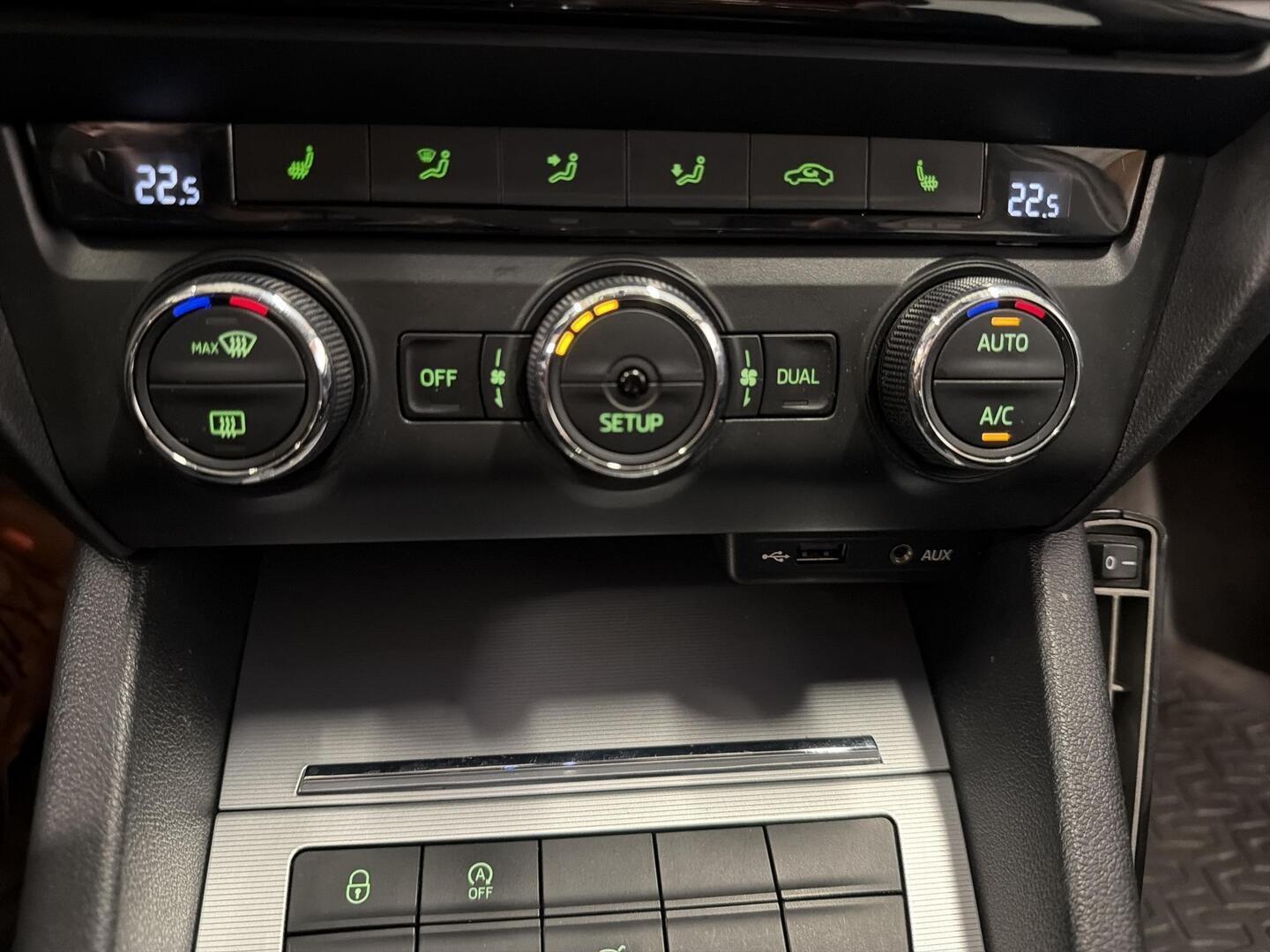 SKODA Octavia 2014