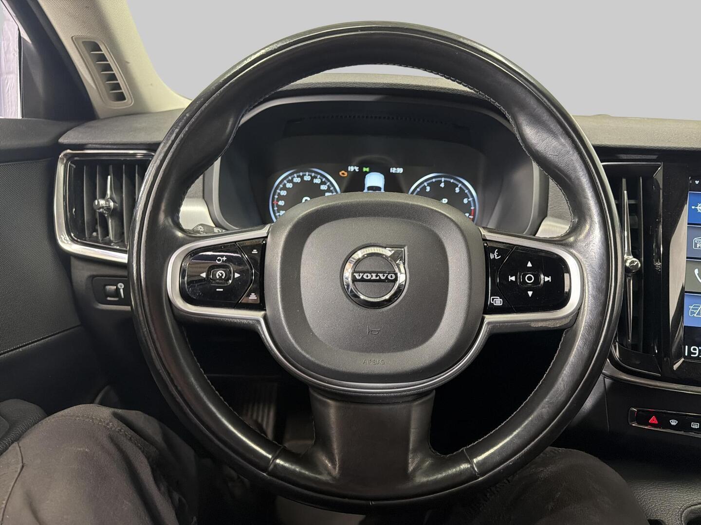 VOLVO V90 2019