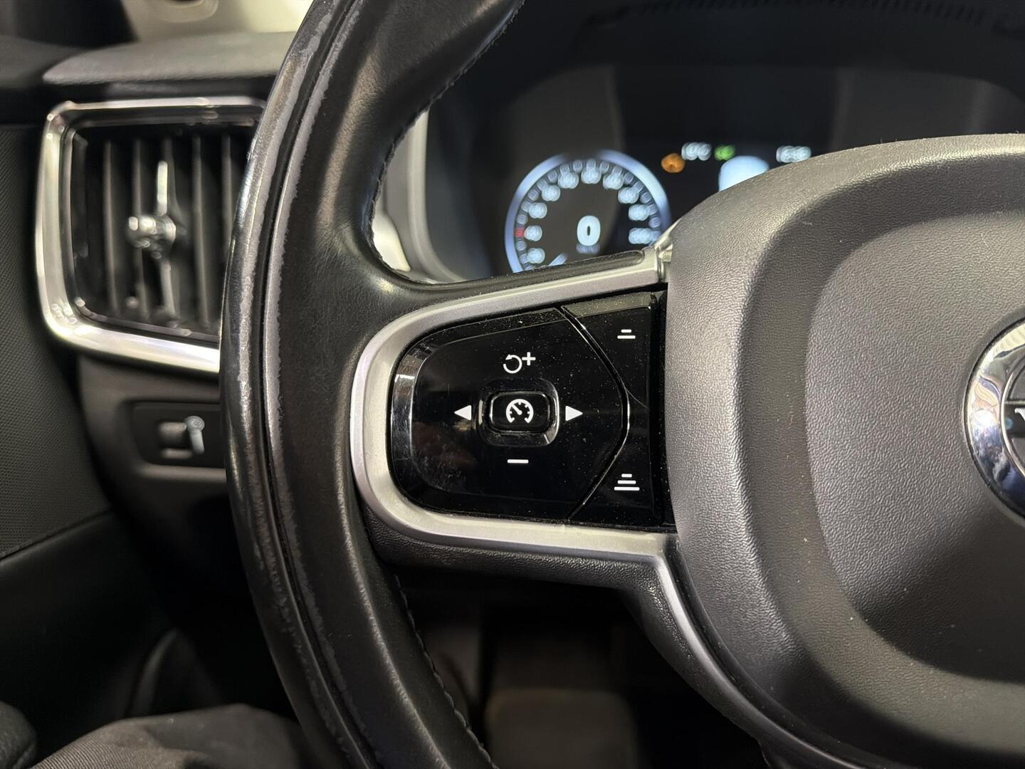 VOLVO V90 2019