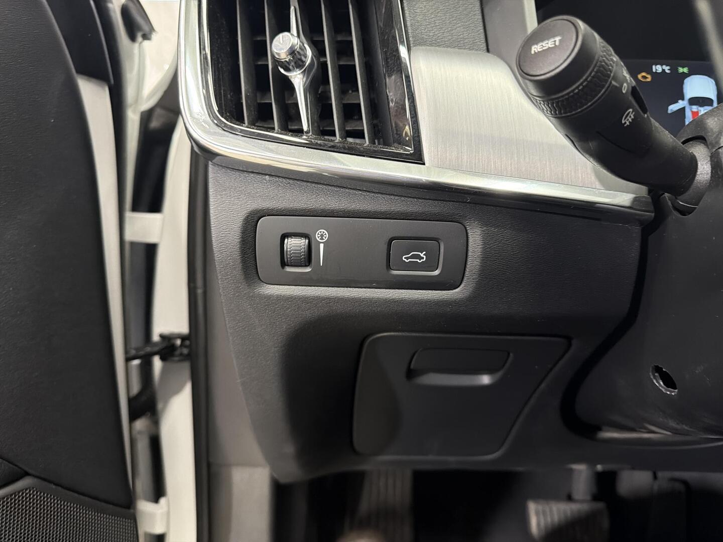 VOLVO V90 2019