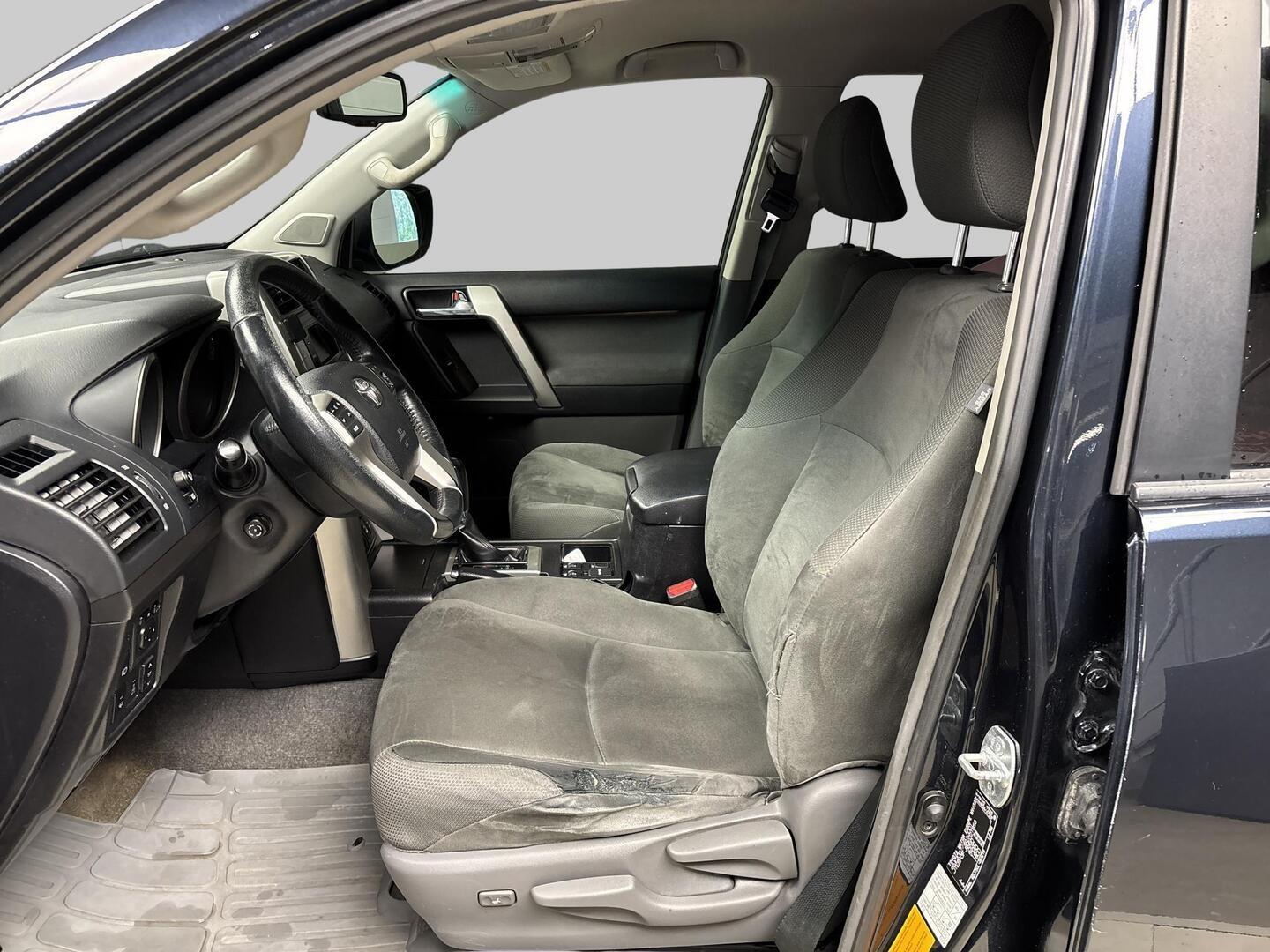 TOYOTA Land Cruiser 2010