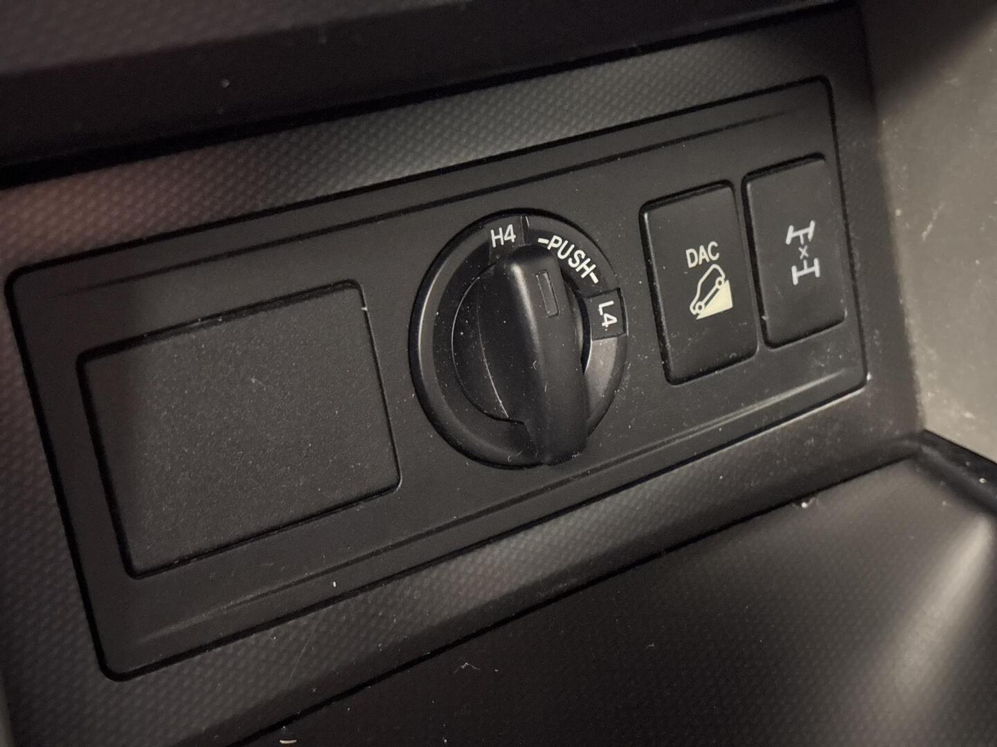 TOYOTA Land Cruiser 2010