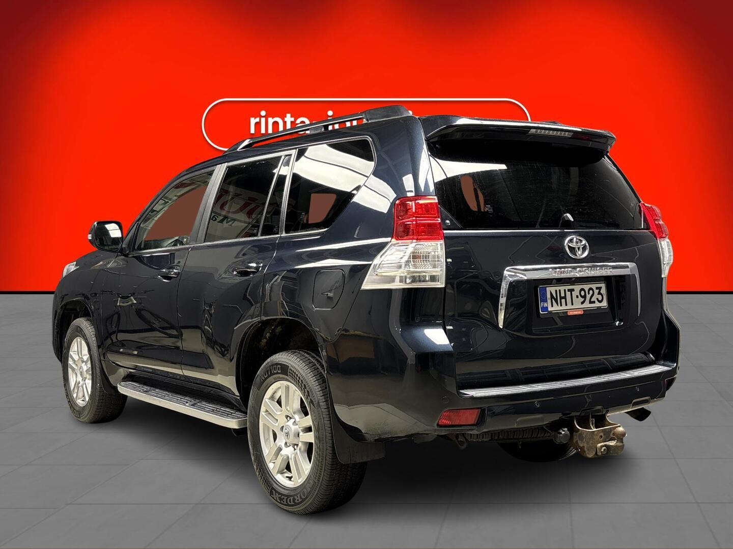TOYOTA Land Cruiser 2010