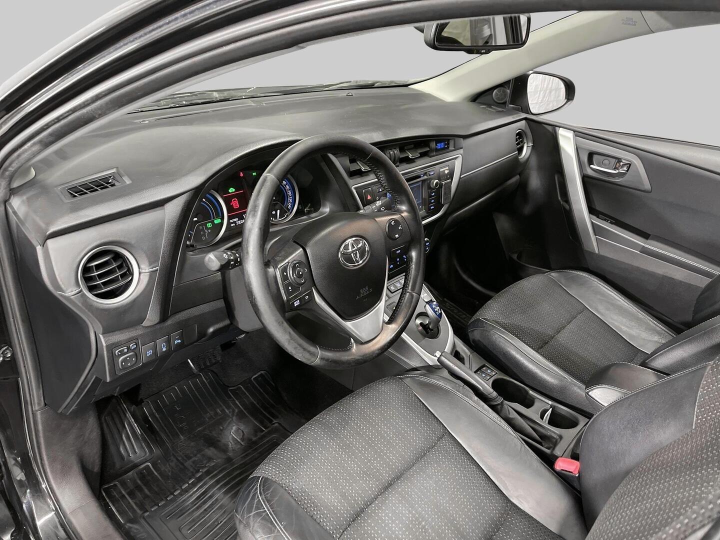 TOYOTA Auris 2014